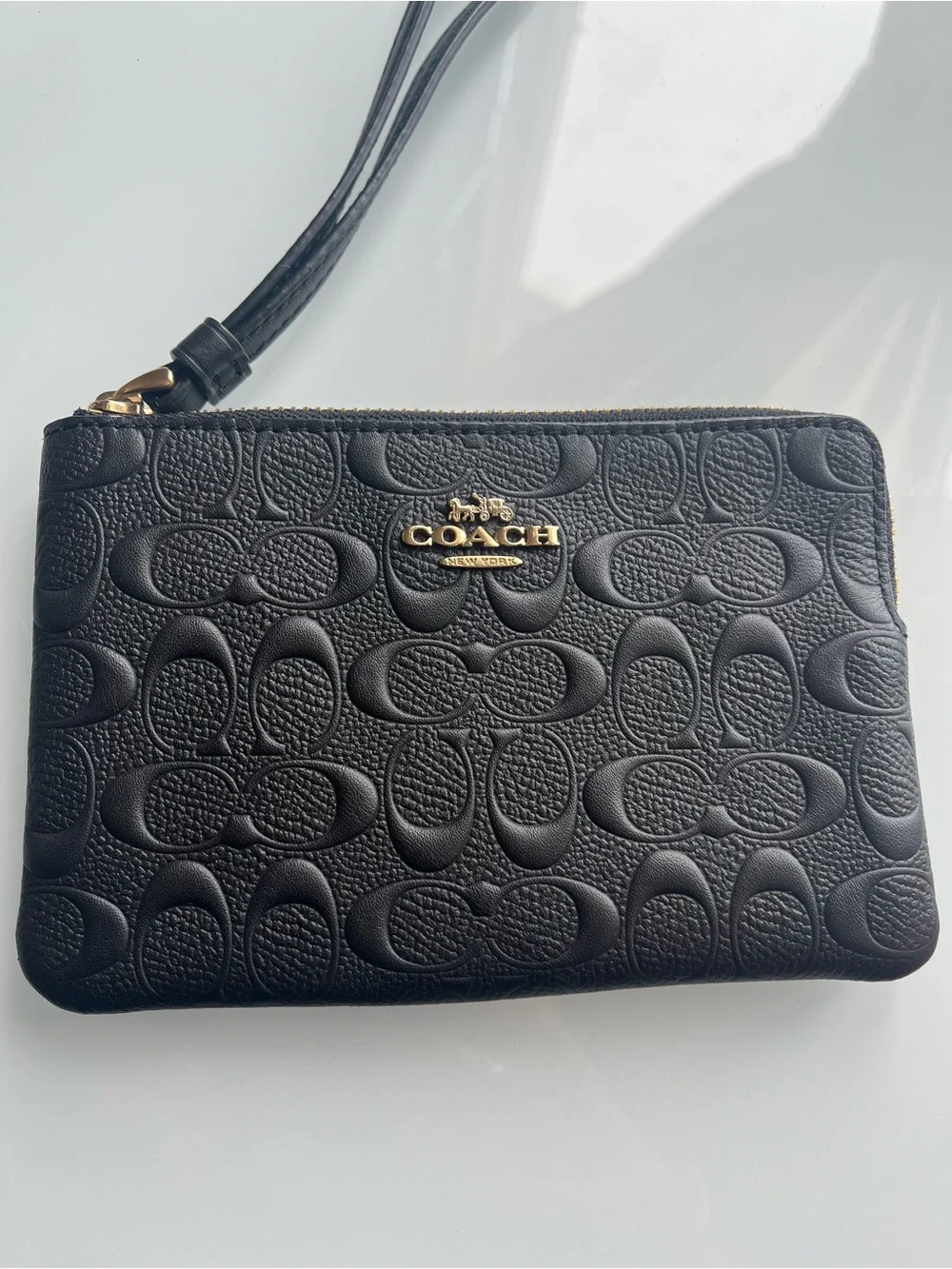 COACH CORNER ZIP WRISTLET